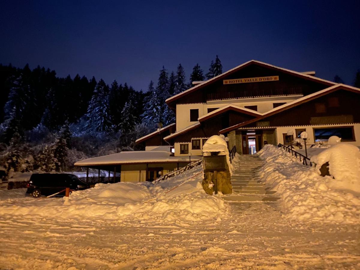 Hotel Valled'Oro Borno Exteriör bild