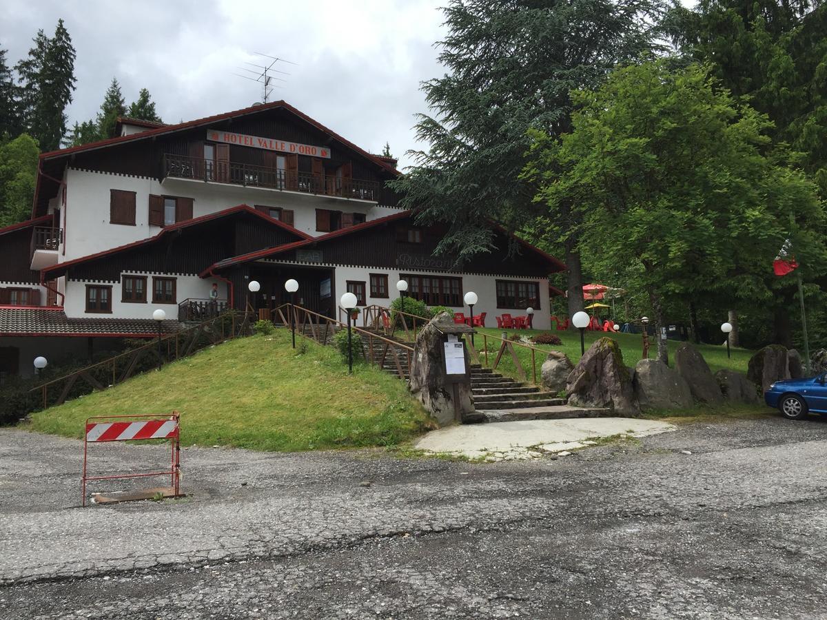 Hotel Valled'Oro Borno Exteriör bild